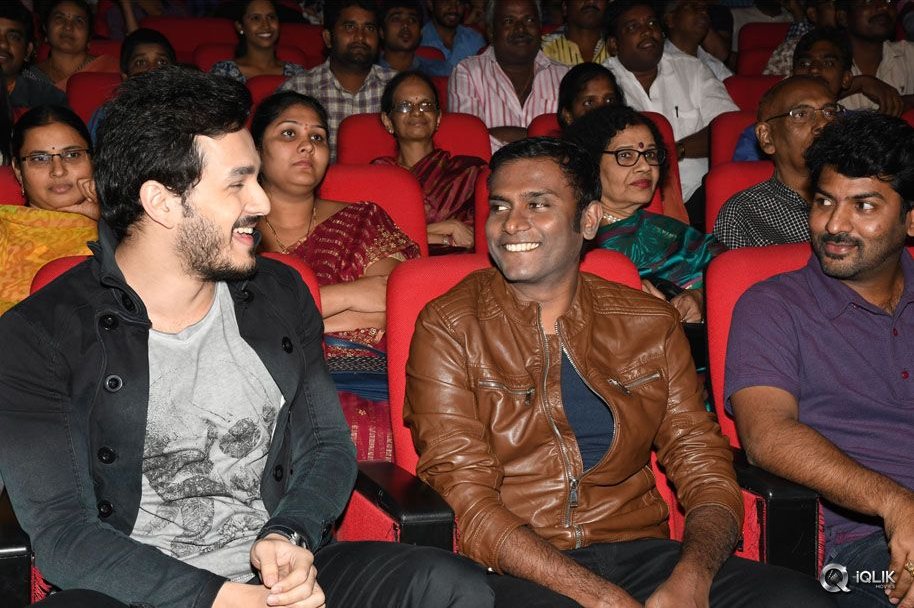 Aatadukundam-Raa-Movie-Audio-Function